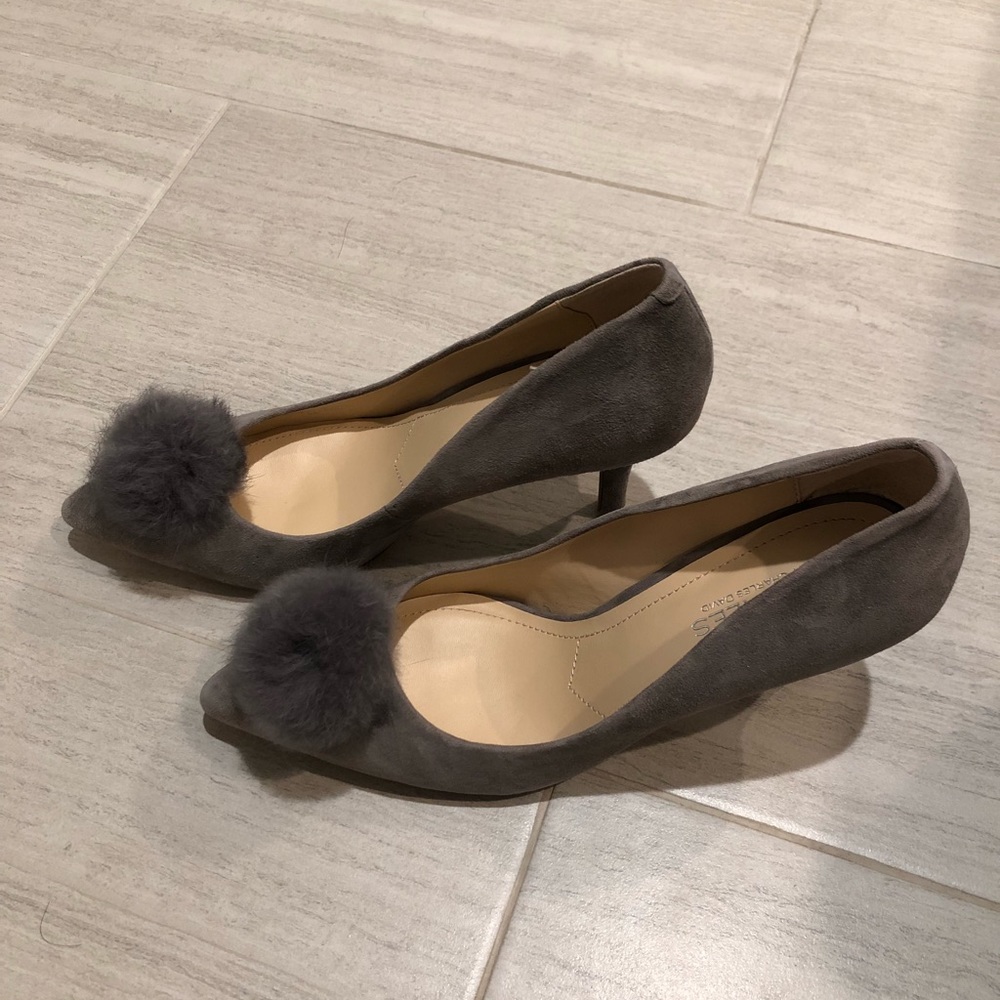 Brand new Grey suede pumps